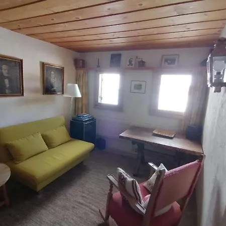 Buendnerchalet Im Herz Der Schweizer Alpen 度假居 迪森蒂斯