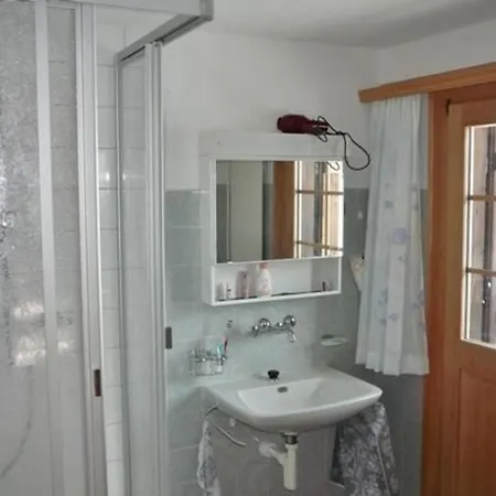 Buendnerchalet Im Herz Der Schweizer Alpen 度假居 迪森蒂斯