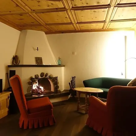 度假居 Buendnerchalet Im Herz Der Schweizer Alpen 迪森蒂斯